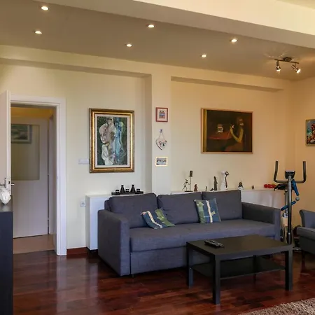 Tonka - Two Bedroom With Partial Sea View Apartamento *
