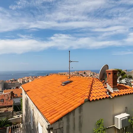 Tonka - Two Bedroom With Partial Sea View *