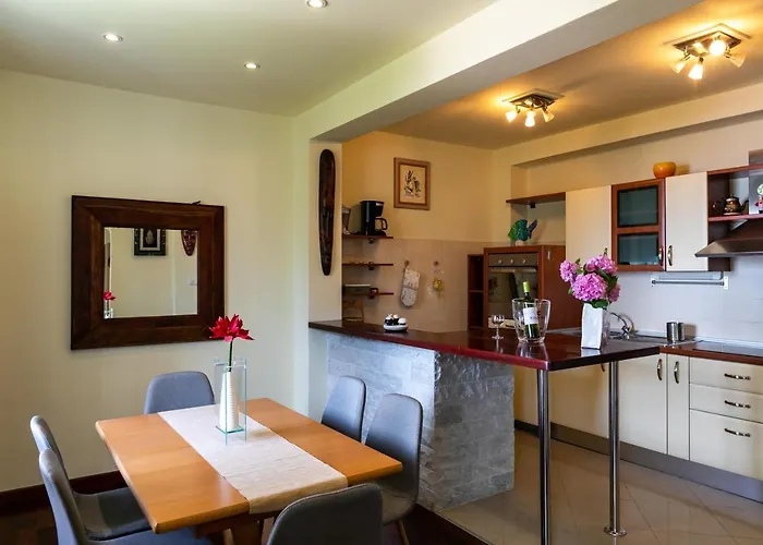 Tonka - Two Bedroom With Partial Sea View Apartment *