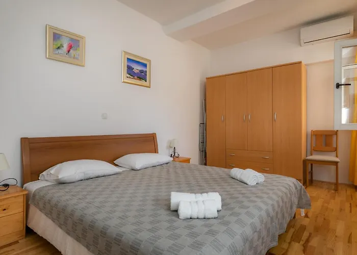 Tonka - Two Bedroom With Partial Sea View