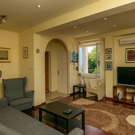 Tonka - Two Bedroom With Partial Sea View